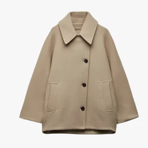 Manteau Élégant et Minimaliste