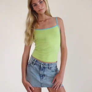 Top Solani en banane verte avec bordure bleue
